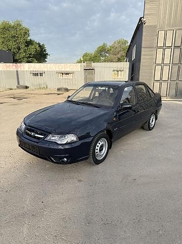 Daewoo Nexia: 2008 г., 1.6 л, Механика, Бензин, Седан