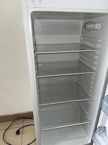 тондем: Холодильник Hisense, Б/у, Двухкамерный, 55 * 165 * — 1