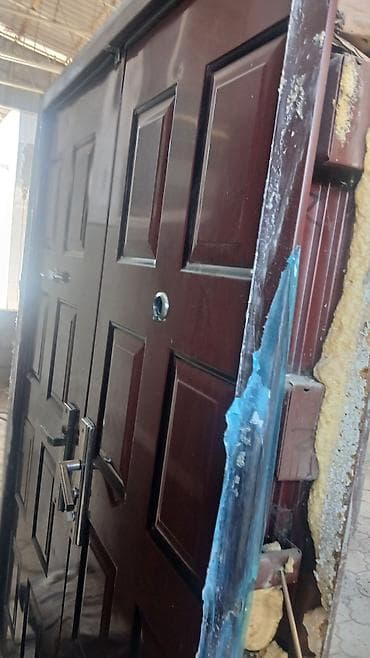 буву двери: Металлические сейфовые двери — 3