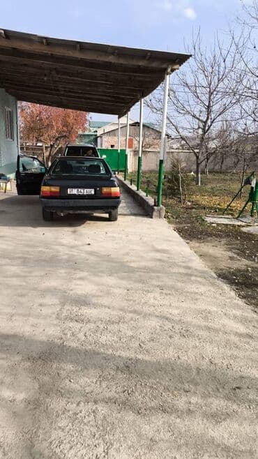 срочно продаю в связи с переездом: Audi 100: 1989 г., Механика, Бензиновая, Седан — 2