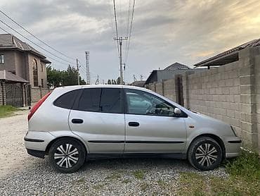 Nissan Almera Tino: 2003 г., 1.8 л, Механика, Бензин, Хэтчбэк — 2