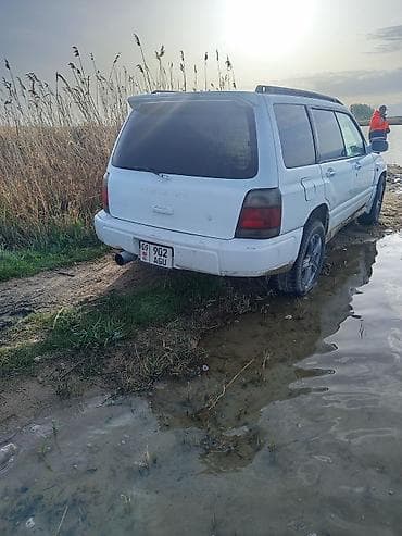 Subaru Forester: 1998 г., 2 л, Механика, Бензин, Внедорожник — 1