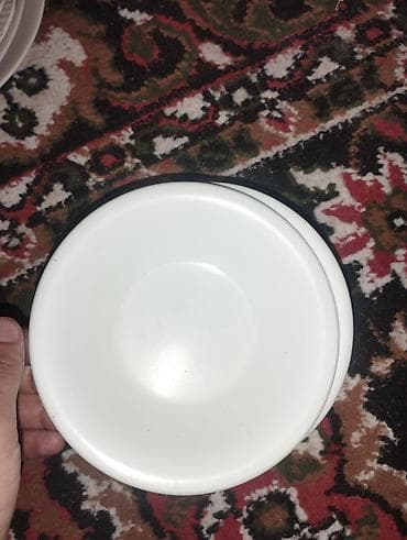 Кафелер, ресторандар үчүн: Фарфоровые столовые тарелки всё в комплекте, пишите по Вотсап или — 10