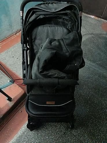 фирменная коляска: Коляска, Другой бренд, цвет - Черный, Б/у, Самовывоз — 4