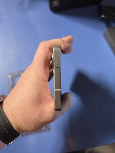 Уюлдук телефондор жана аксессуарлар: Samsung Galaxy S25 Ultra, Колдонулган, 256 ГБ, түсү - Саргыч боз, 2 SIM — 6