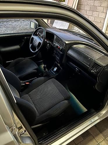 hella white: Volkswagen Golf: 1998 г., 1.8 л, Механика, Газ, Хэтчбэк — 5