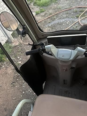 электро сектор: Электрический трёхколёсный рикша-скутер с закрытой кабиной. Основные — 5