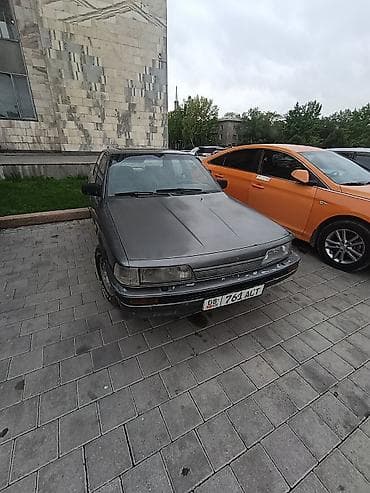 Toyota Camry: 1989 г., 2 л, Кол менен иштөөчү, Газ, Седан