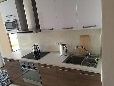 первый линия: 2 комнаты, Риэлтор — 3