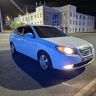 зад: Hyundai Avante: 2010 г., 1.6 л, Автомат, Бензин, Седан — 2