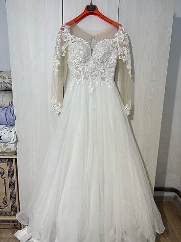 разрез: Свадебное платье, 2XL, С корсетом, С разрезом, Дизайнерское, А-силуэт, Италия, Глиттер, Кружево, Стразы, Новый — 2