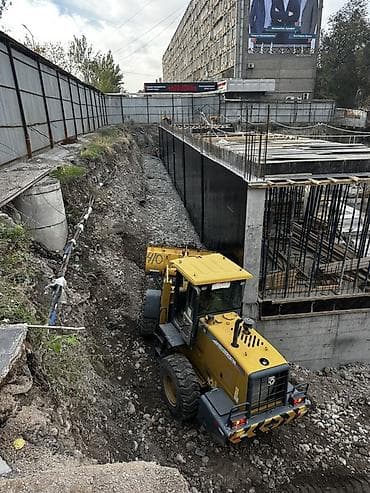 фронталный погрушик: Сдаю Фронтальный погрузчик, 5 тонн, 3 куб.м, На месяц — 5