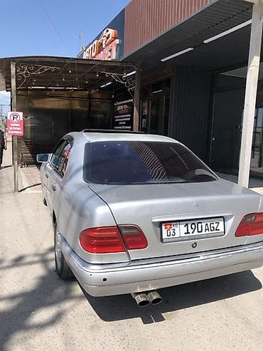 реалии: Mercedes-Benz E-Class: 1996 г., 2.4 л, Механика, Бензин, Седан — 1