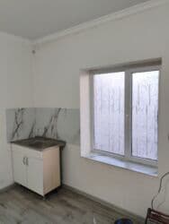 сдаю пол дома рабочий городок: 1/2 адамга комната берилет,,,, Ак-Тилек,,, Кырк-Чоро 24,, душ, санузел — 3