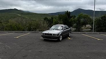 бак мерседес: BMW 5 series: 1989 г., 2.5 л, Кол менен иштөөчү, Бензин, Седан — 2