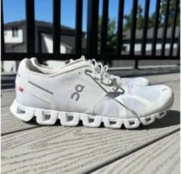 сараканошка бутсы: Кроссовки ON cloud Versa Оргиналь Новые кроссовки размер 39,40 очень — 2