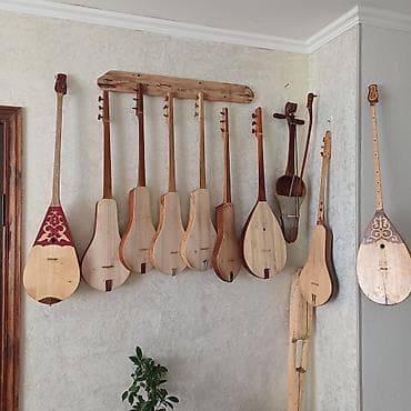 комуз игрушка: Орук жана кара жыгачтан чабылган ундору абдан жакшы комуз, кылкыяк — 1