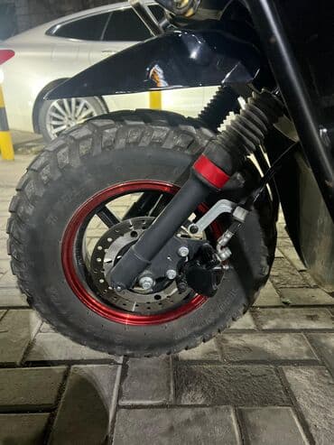 держатель для телефона на скутер: Скутер 150 куб. см, бензиновый - Агрессивный дизайн с высоким — 3