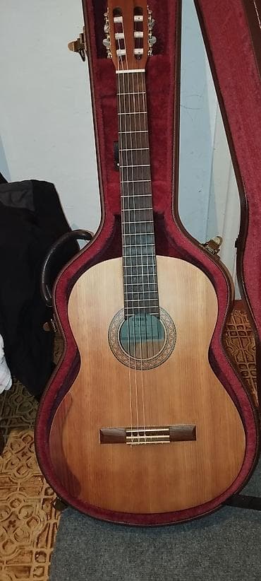 yamaha инструменты: Классическая гитара Yamaha C40M + жесткий кофр Yamaha. - Модель — 2