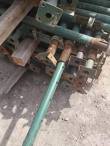 Телескопические стойки (домкраты) для опалубки/строительных лесов