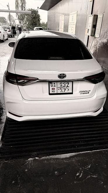 corolla 2004: Toyota Corolla: 2019 г., 1.8 л, Вариатор, Гибрид, Седан — 2