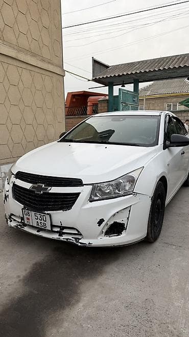 Chevrolet Cruze: 2013 г., 1.6 л, Механика, Бензин, Седан