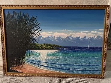 Картина «Морской пейзаж с горами» в резной раме. - Сюжет: берег с