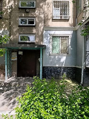 карвее: 1 комната, 31 м², 104 серия, 1 этаж, Старый ремонт — 1