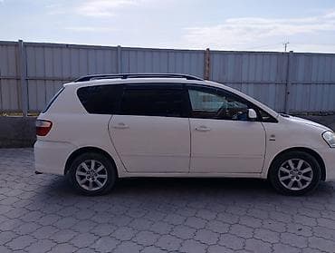coroll: Toyota Avensis Verso: 2004 г., Автомат, Бензин, Минивэн — 2