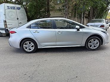 Toyota Corolla: 2020 г., Автомат, Гибрид, Седан at lalafo.kg Toyota Corolla: 2020 г., Автомат, Гибрид, Седан