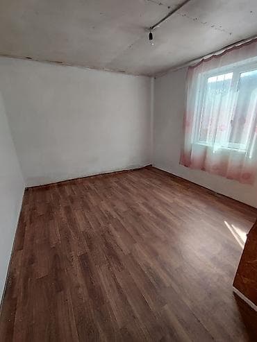 сдаю студию красоты: Комната с отдельной небольшой зоной под кухню - Площадь: одна — 1