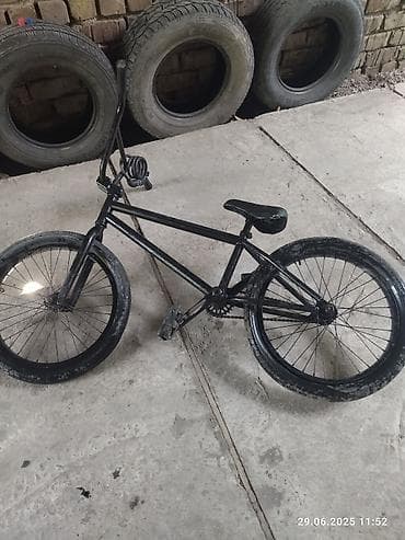 kink: BMX велосипед, Рама M (156 - 178 см) — 1