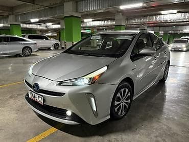 Продажа авто: Toyota Prius: 2019 г., 1.8 л, Автомат, Гибрид, Хэтчбэк — 2