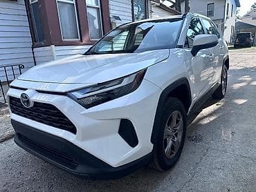 range rower: Toyota RAV4: 2025 г., Бензин — 2