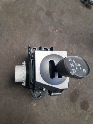 адаптер type c: Toyota Prius 20, селектор коробки передач. Тоета Приус 20. 2005год — 1