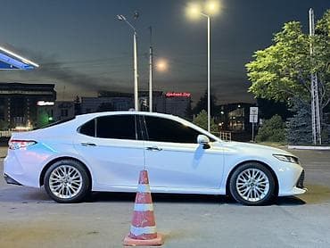 Toyota Camry: 2019 г., 2.5 л, Автомат, Бензин, Седан — 2