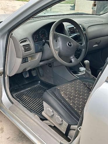 bmw 30d: Mazda 626: 1999 г., 2 л, Механика, Бензин, Седан — 8