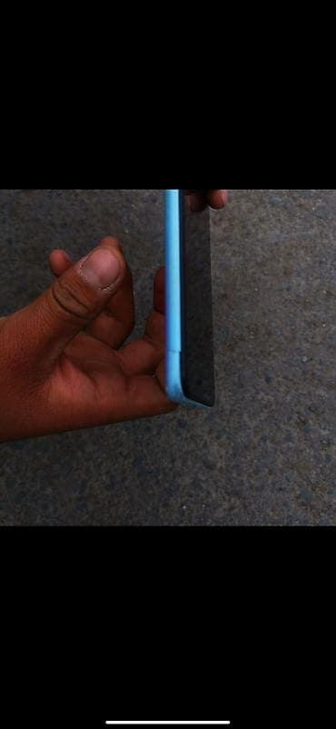 sony rx100: Смартфон с экраном с отверстием под фронтальную камеру в левом верхнем — 7