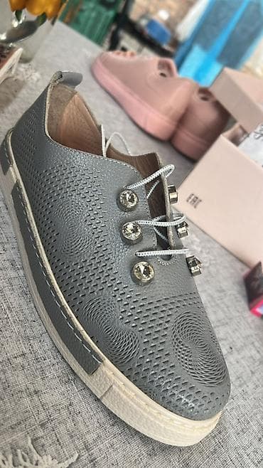 деми 36: Серые женские кеды/полуботинки с перфорацией и декоративными — 1