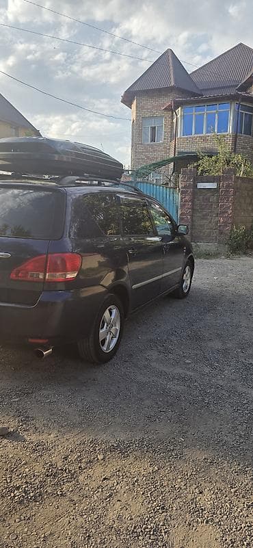 daewoo 2: Toyota Ipsum: 2001 г., 2 л, Механика, Бензин, Минивэн — 5