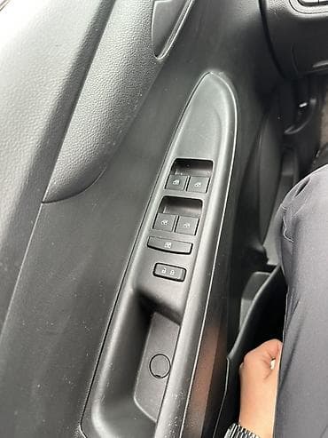Транспорт: Chevrolet Spark: 2019 г., 1 л, Автомат, Бензин, Хетчбек — 7