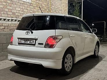 менаю авто: Toyota Ist: 2003 г., 1.3 л, Автомат, Бензин, Хэтчбэк — 2