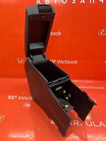 Детали салона: Подлокотник Hyundai Sonata LF 2016 (б/у) — — — — — WeStock — — 5