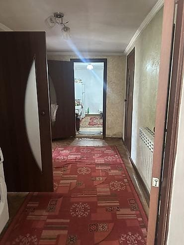 Үйлөр: 🏡 Продается 4-комнатный дом в ж/м Ак-Босого! 📐 Площадь дома: 98 м² 🌿 — 7