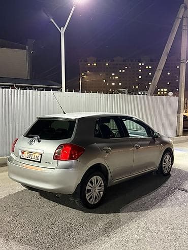 nardo grey: Toyota Auris: 2008 г., 1.6 л, Механика, Бензин, Хэтчбэк — 8