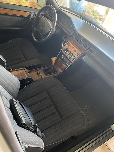 mers e124: Mercedes-Benz W124: 1993 г., 2.2 л, Механика, Бензин, Седан — 7