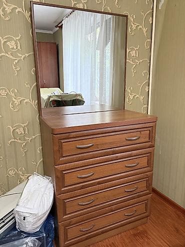 Комод для одежды, Б/у, С зеркалом, Дерево, цвет - Коричневый, Самовывоз at lalafo.kg Комод для одежды, Б/у, С зеркалом, Дерево, цвет - Коричневый, Самовывоз
