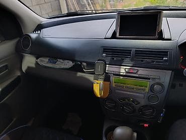 forester 2003: Mazda Demio: 2003 г., Автомат, Хэтчбэк — 3