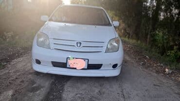 Toyota ist: 2002 г., 1.3 л, Вариатор, Бензин, Хэтчбэк