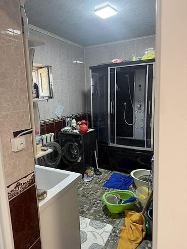 Дома: 250 м², 9 комнат, Без подселения — 5